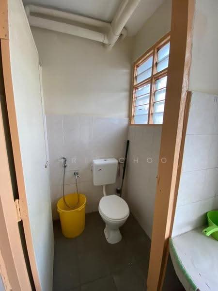 Flat for Sale at Desa Mentari Flat (Block 1) - Chris Choo - Bathroom - PropertyGuru.com.my