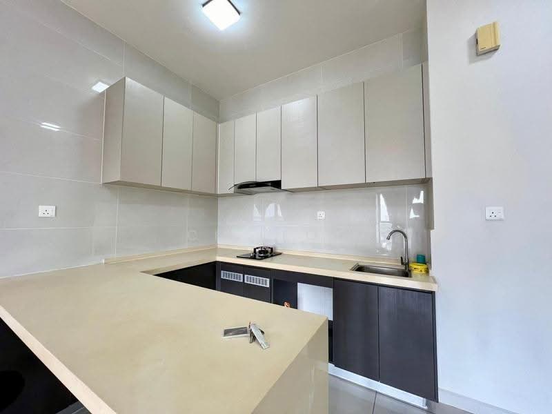 Service Residence for Rent at Bay Point @ Country Garden Danga Bay - Ck Leow - Kitchen - PropertyGuru.com.my