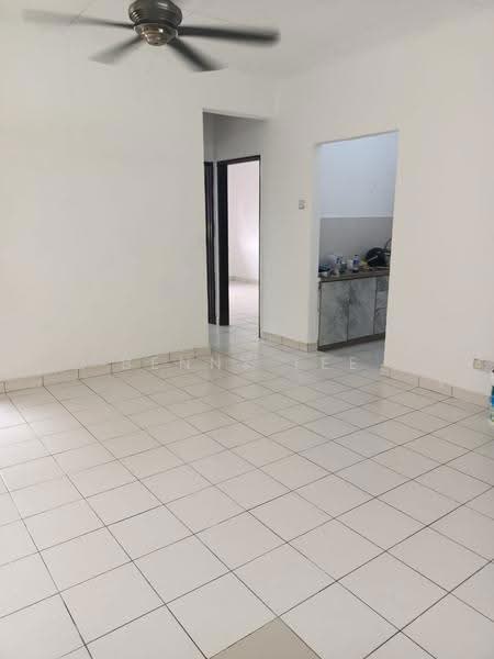 Pangsapuri untuk Disewa di Teratai Apartment @ Taman Sutera - Benny Lee - Living Room - PropertyGuru.com.my