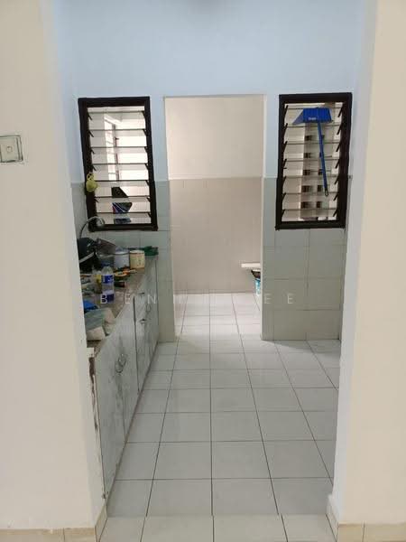 Pangsapuri untuk Disewa di Teratai Apartment @ Taman Sutera - Benny Lee - Kitchen - PropertyGuru.com.my