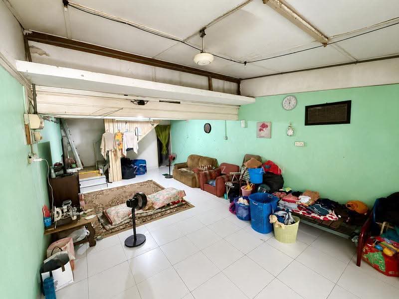 Rumah Teres 2-Tingkat untuk Dijual di Kuantan (Pahang) - Izzat Azman - Living Room - PropertyGuru.com.my