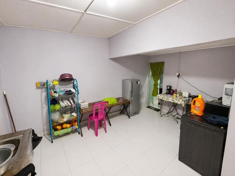 Rumah Teres 2-Tingkat untuk Dijual di Kuantan (Pahang) - Izzat Azman - Kitchen - PropertyGuru.com.my