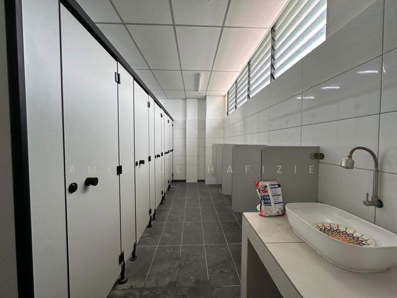 Gudang untuk Dijual di Seri Kembangan (Selangor) - Amierul Hafizie - Bathroom - PropertyGuru.com.my
