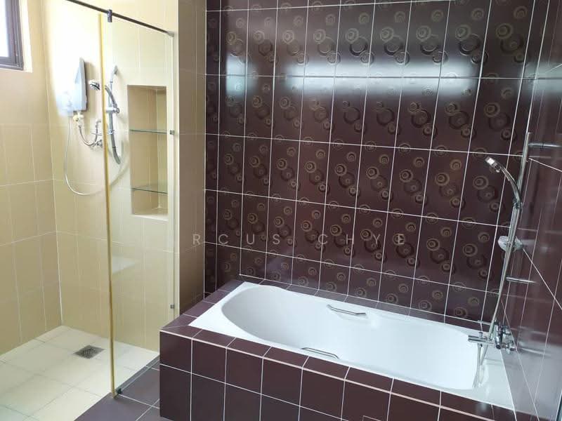 Semi-Detached House for Sale in Taman Saujana Suria (Kajang) - Marcus Chye - Bathroom - PropertyGuru.com.my