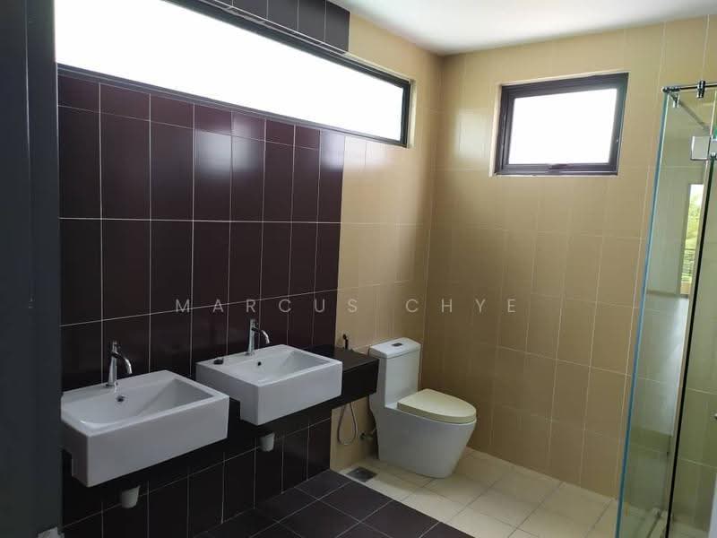 Semi-Detached House for Sale in Taman Saujana Suria (Kajang) - Marcus Chye - Bathroom - PropertyGuru.com.my