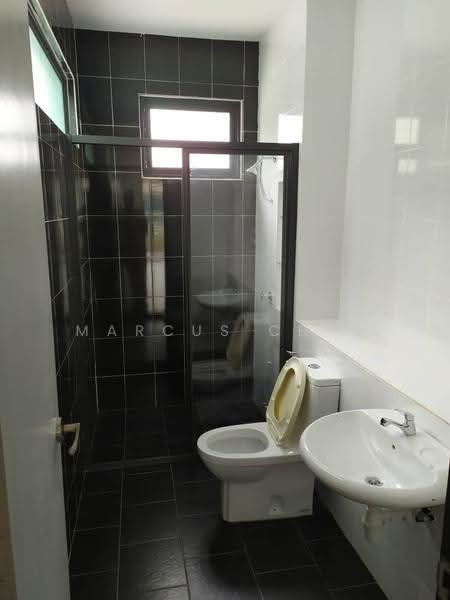 Semi-Detached House for Sale in Taman Saujana Suria (Kajang) - Marcus Chye - Bathroom - PropertyGuru.com.my