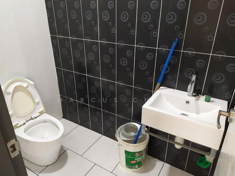 Semi-Detached House for Sale in Taman Saujana Suria (Kajang) - Marcus Chye - Bathroom - PropertyGuru.com.my
