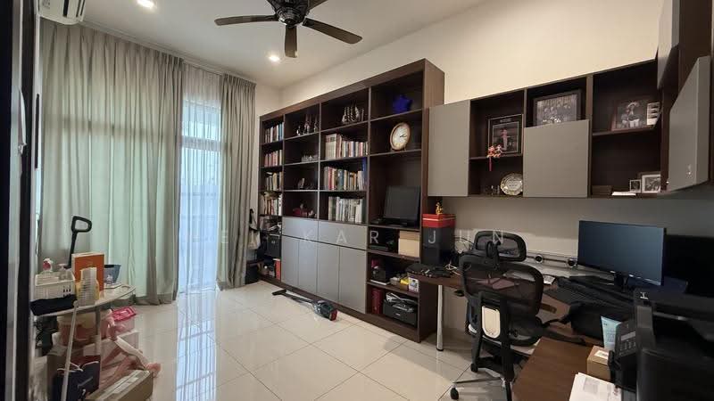 Rumah Berkembar untuk Dijual di Jade Hills (Kajang) - Hei Kar Jun - Study - PropertyGuru.com.my