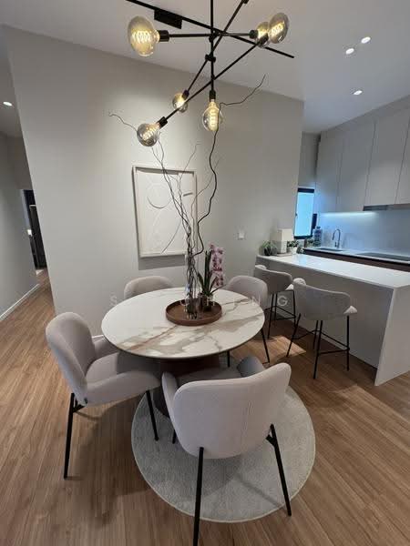 Kediaman Servis untuk Dijual di Emerald 9 - SK Ching - Dining Room - PropertyGuru.com.my