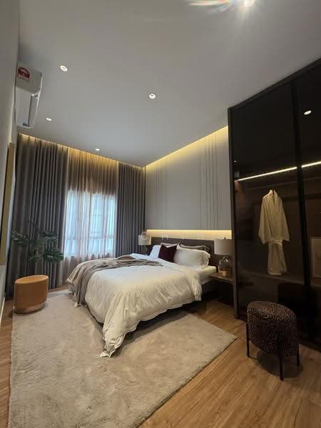 Kediaman Servis untuk Dijual di Emerald 9 - SK Ching - Bedroom - PropertyGuru.com.my