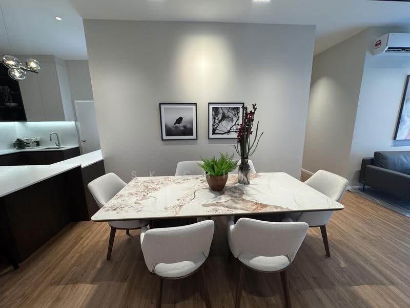 Kediaman Servis untuk Dijual di Emerald 9 - SK Ching - Dining Room - PropertyGuru.com.my