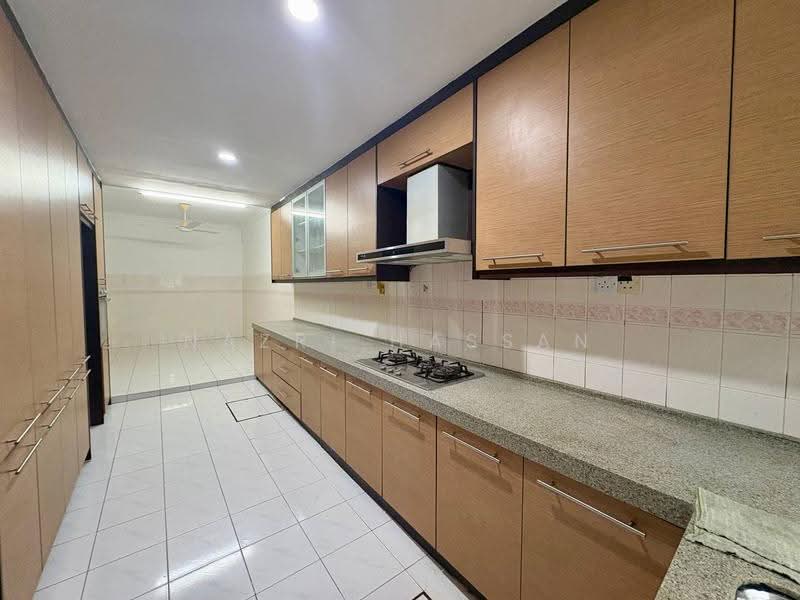 2-storey Terraced House for Sale in Seksyen 4 (Shah Alam) - Nazri Hassan - Kitchen - PropertyGuru.com.my