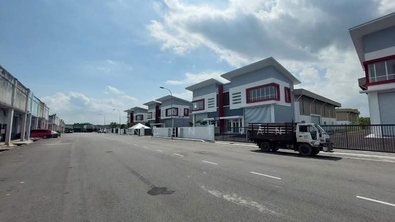 Kilang Berkembar untuk Disewa di Nilai (Negeri Sembilan) - Vincent Tan - Exterior - PropertyGuru.com.my