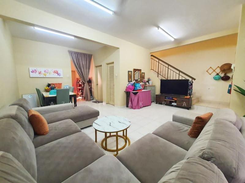 Rumah Teres 2-Tingkat untuk Dijual di Alam Suria (Puncak Alam) - AZMAN ZAKARIA - Living Room - PropertyGuru.com.my