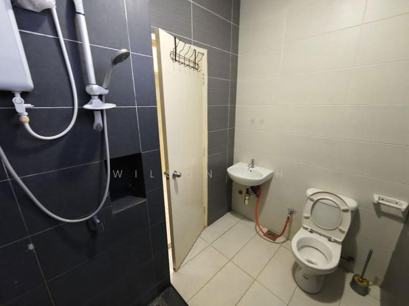 Pangsapuri untuk Dijual di Impian Senibong Residences - Wilson Teh - Bathroom - PropertyGuru.com.my