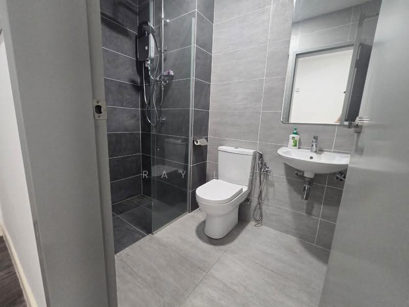 Kediaman Servis untuk Disewa di Utropolis Urbano - Ray Lee - Bathroom - PropertyGuru.com.my
