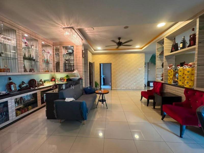 Rumah Kluster untuk Dijual di Taman Mutiara Rini (Skudai) - Daniel Yong - Living Room - PropertyGuru.com.my