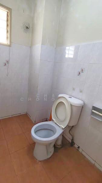 Pangsapuri untuk Dijual di Pangsapuri Sri Alpinia - Chan Chong Liang - Bathroom - PropertyGuru.com.my
