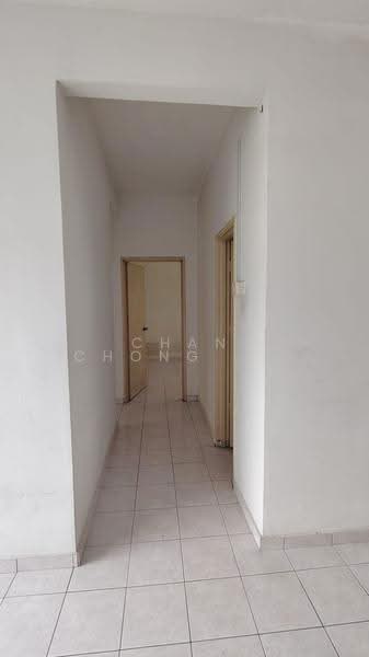 Pangsapuri untuk Dijual di Pangsapuri Sri Alpinia - Chan Chong Liang - Corridor - PropertyGuru.com.my