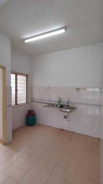 Pangsapuri untuk Dijual di Pangsapuri Sri Alpinia - Chan Chong Liang - Kitchen - PropertyGuru.com.my