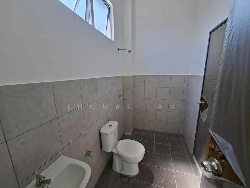 Rumah Teres 2-Tingkat untuk Dijual di Taman Krubong Jaya (Krubong) - Thomas Lam - Bathroom - PropertyGuru.com.my