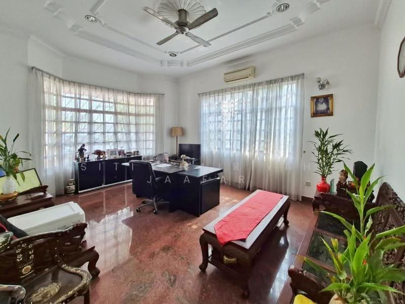 Bungalow House for Sale in Seksyen 6 (Kota Damansara) - SITI KHAIRIYAH JAAFAR - Study - PropertyGuru.com.my