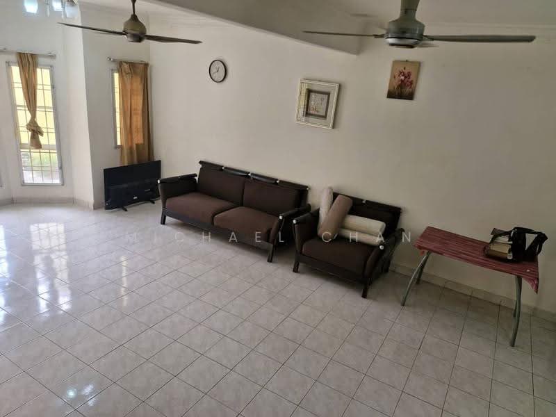 Rumah Teres 2-Tingkat untuk Dijual di Taman Aman Putra (Puchong) - Michael Chan - Living Room - PropertyGuru.com.my