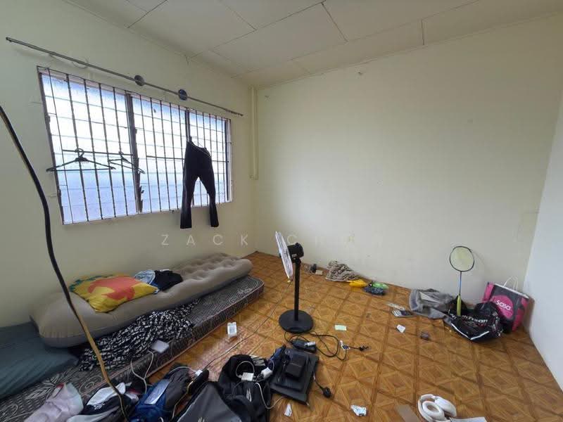 Flat for Sale at Taman Melor - Zack Chow - Bedroom - PropertyGuru.com.my