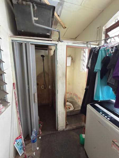 Flat for Sale at Taman Melor - Zack Chow - Bathroom - PropertyGuru.com.my