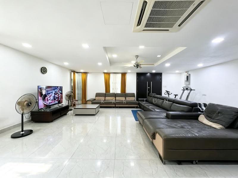Terraced House for Sale in Ampang (Selangor) - Hei Kar Jun - Living Room - PropertyGuru.com.my