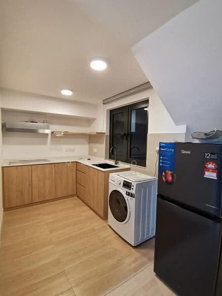 Service Residence for Rent at Sunway Grid Residence - Max Loh - Kitchen - PropertyGuru.com.my