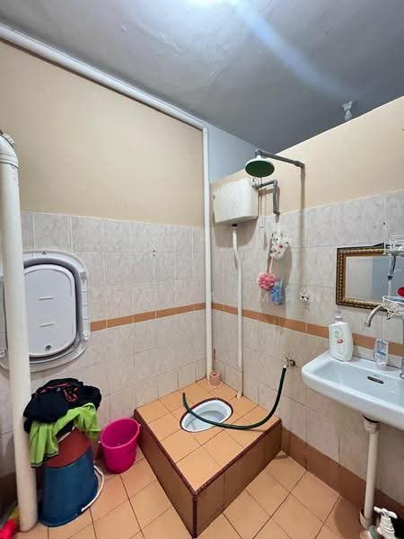 1-storey Terraced House for Sale in Kuantan (Pahang) - Izzat Azman - Bathroom - PropertyGuru.com.my