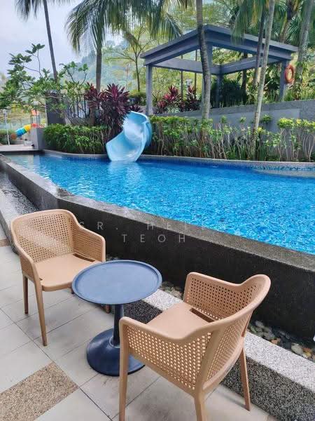 Condominium for Rent at 10 Island Resort - Sr. Helen Teoh - Poolside - PropertyGuru.com.my