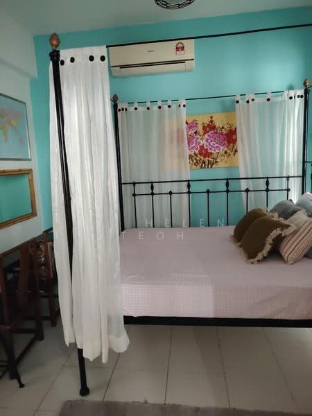 Condominium for Rent at 10 Island Resort - Sr. Helen Teoh - Master Bedroom - PropertyGuru.com.my