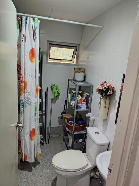 Condominium for Rent at 10 Island Resort - Sr. Helen Teoh - Bathroom - PropertyGuru.com.my