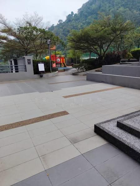 Condominium for Rent at 10 Island Resort - Sr. Helen Teoh - Children Playground - PropertyGuru.com.my