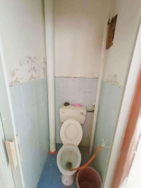 Pangsapuri untuk Dijual di Impiana Apartment - Ben Mok - Bathroom - PropertyGuru.com.my