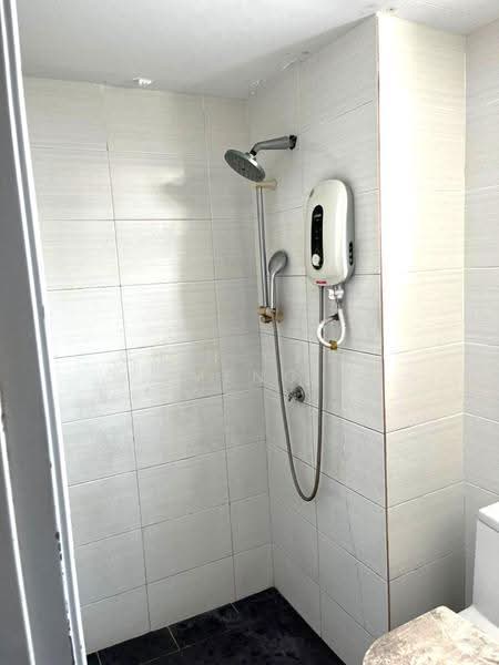 Kediaman Servis untuk Dijual di Silk Residence - Chin Chee Meng - Bathroom - PropertyGuru.com.my