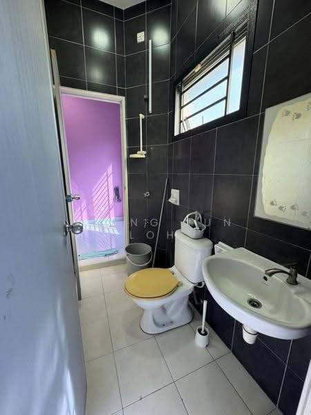 2-storey Terraced House for Sale in Setia Tropika (Johor Bahru) - Guang Jun Loh - Bathroom - PropertyGuru.com.my