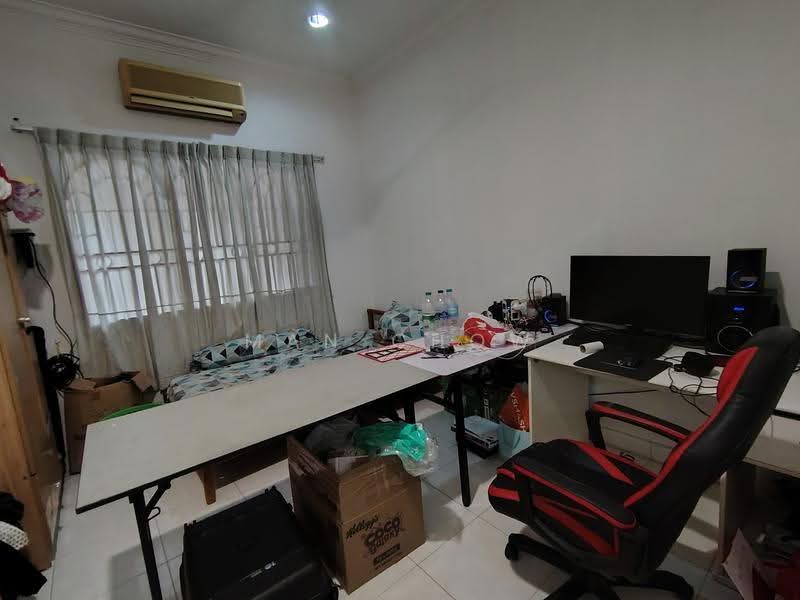 Rumah Teres 2-Tingkat untuk Dijual di Happy Garden (Kuchai Lama) - MAN CHOW - Bedroom - PropertyGuru.com.my