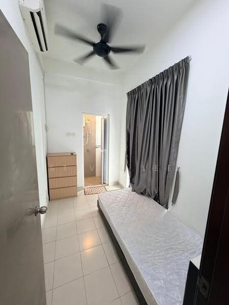 Kediaman Servis untuk Disewa di SkyVille 8 @ Benteng 8 - Steven Lee - Bedroom - PropertyGuru.com.my
