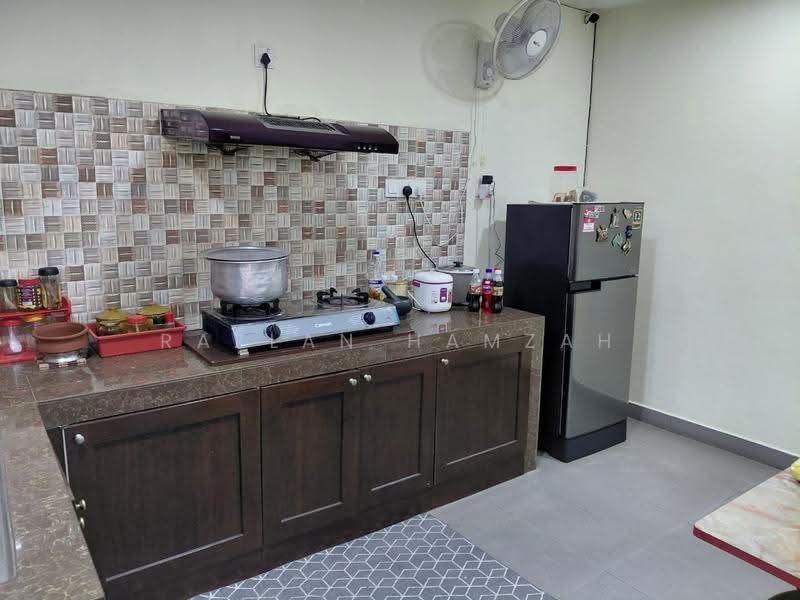 2-storey Terraced House for Sale in Taman Selasih 1 (Batu Caves) - Razlan Hamzah - Kitchen - PropertyGuru.com.my