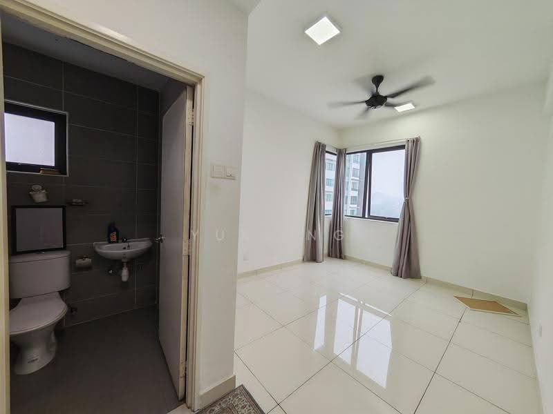 Kediaman Servis untuk Dijual di Kiara Plaza - Yuki Ng - Bathroom - PropertyGuru.com.my