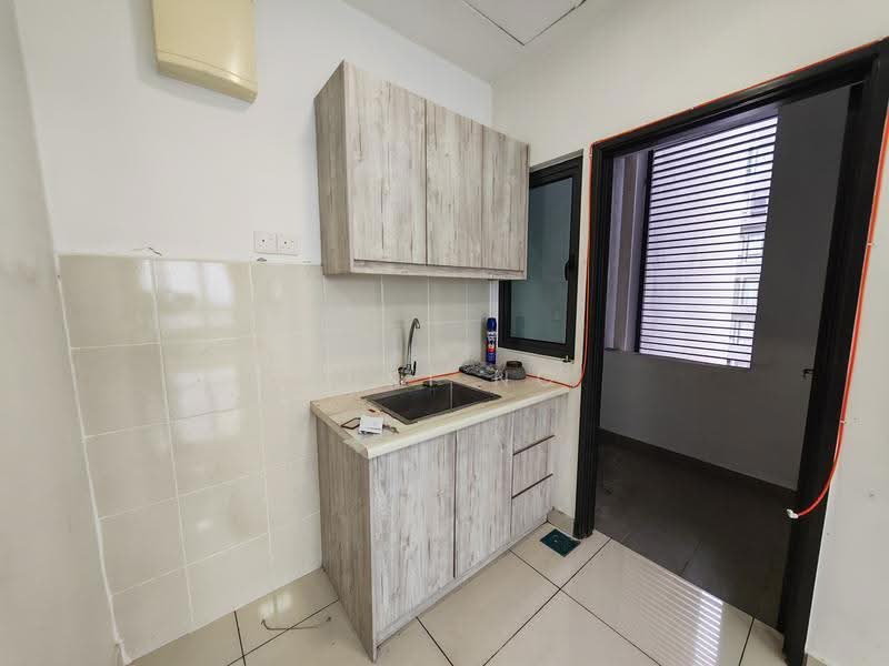 Kediaman Servis untuk Dijual di Kiara Plaza - Yuki Ng - Kitchen - PropertyGuru.com.my