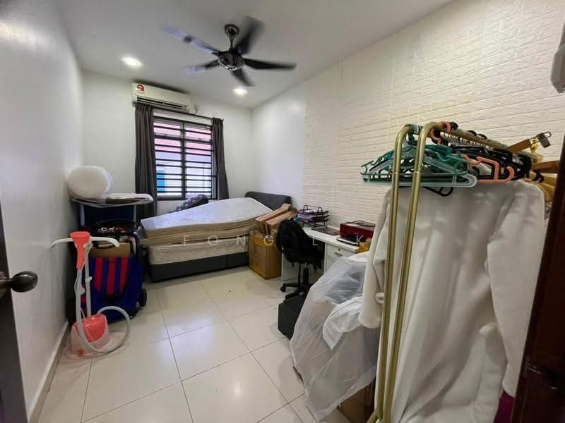 2-storey Terraced House for Sale in Taman Scientex Senai (Senai) - Fong Lik - Bedroom - PropertyGuru.com.my