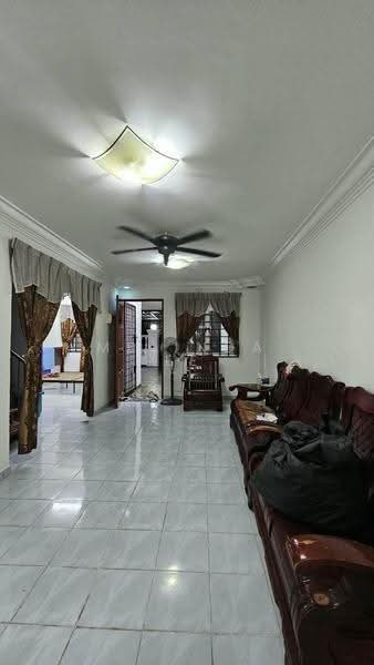 1-storey Terraced House for Sale in Taman Universiti (Skudai) - Melinda Ee - Living Room - PropertyGuru.com.my