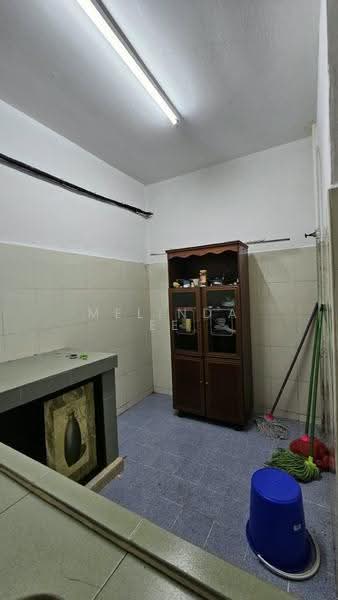 1-storey Terraced House for Sale in Taman Universiti (Skudai) - Melinda Ee - Kitchen - PropertyGuru.com.my