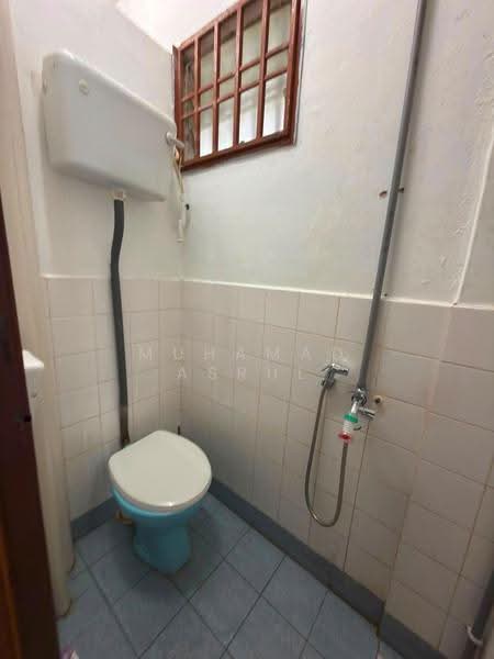 Flat for Sale at Balau - Muhamad Asrul - Bathroom - PropertyGuru.com.my