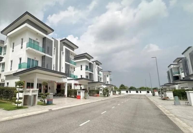 Semi-Detached House for Sale in Klang (Selangor) - KC Ng - Exterior - PropertyGuru.com.my