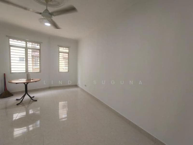 Pangsapuri untuk Dijual di Seri Ixora Apartment - Linda Suguna - Living Room - PropertyGuru.com.my